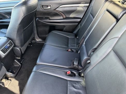 Certified 2019 Toyota Highlander Limited image 8