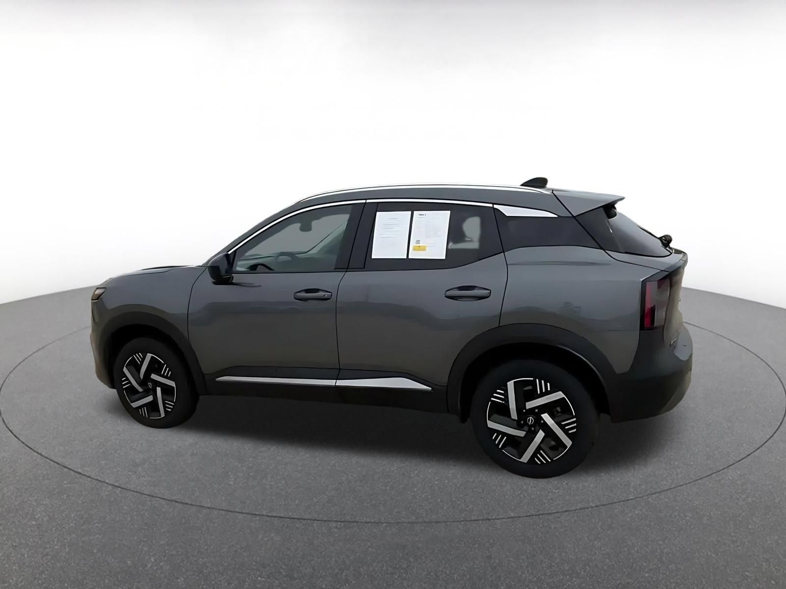 Used 2026 Nissan Kicks SV FWD image 10