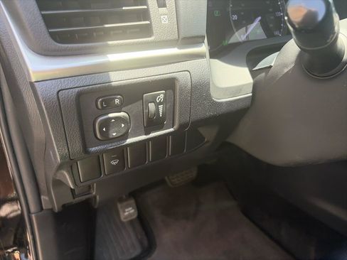 Used 2012 Lexus CT 200h Premium FWD image 9