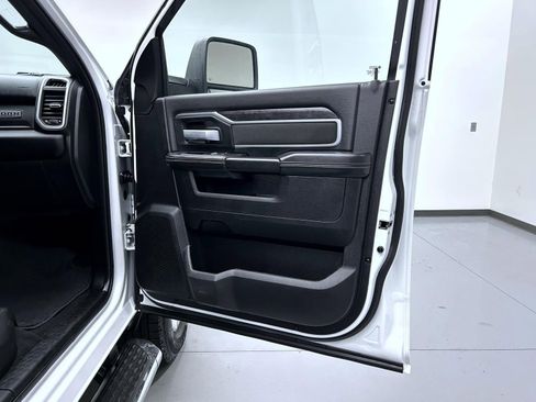 Used 2024 RAM 2500 Big Horn AWD/4WD image 16