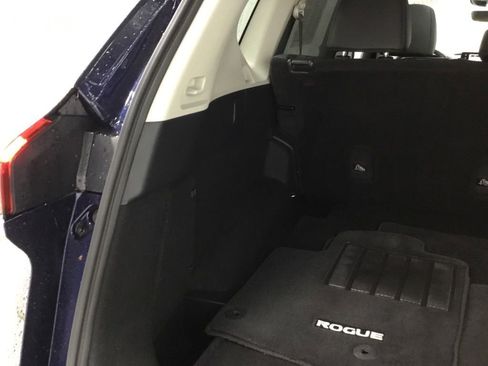 Used 2024 Nissan Rogue SL w/ SL Premium Package image 16