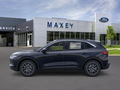 New 2026 Ford Escape SE image 3