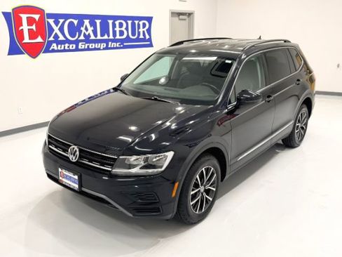 Used 2018 Volkswagen Tiguan SE AWD/4WD image 43
