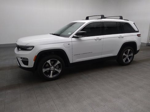 Used 2022 Jeep Grand Cherokee Limited 4xe w/ Luxury Tech Group II image 2