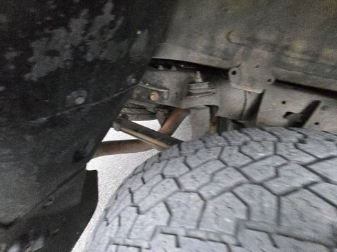 Used 2013 Toyota Tundra Grade 4x4 4dr CrewMax Cab Pick image 28