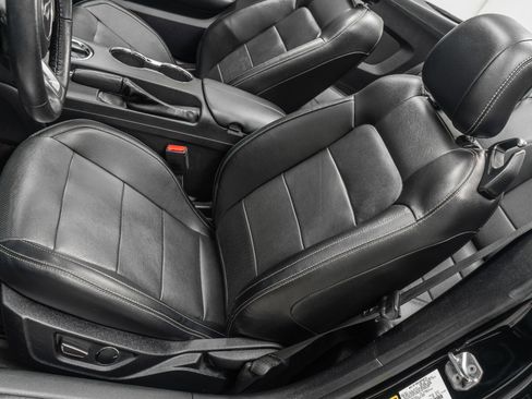 Used 2017 Ford Mustang GT Premium image 24