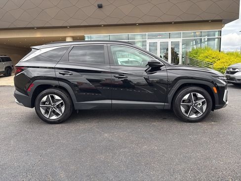 Used 2025 Hyundai Tucson SEL FWD image 3