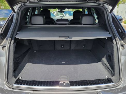 Used 2026 Porsche Cayenne AWD/4WD image 32