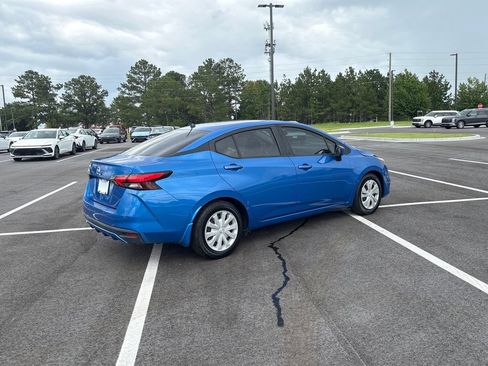 Used 2021 Nissan Versa S FWD image 28