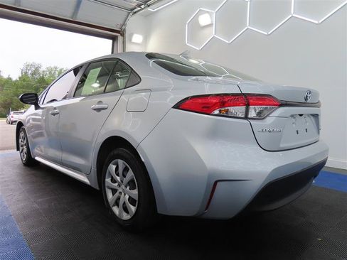 Used 2025 Toyota Corolla LE FWD image 11
