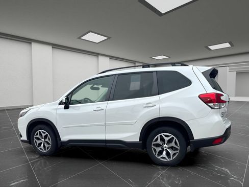 Used 2023 Subaru Forester Premium AWD/4WD image 11