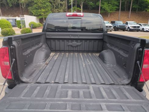 Used 2022 Chevrolet Colorado Z71 w/ Z71 Midnight Edition AWD/4WD image 30