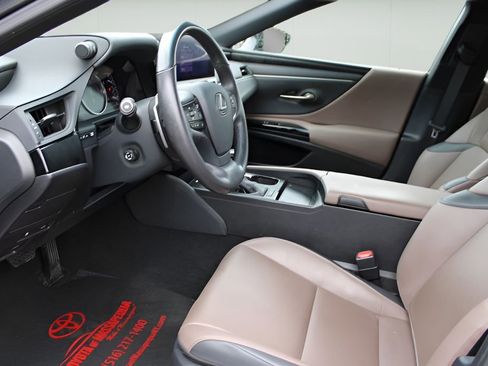 Used 2023 Lexus ES 350 w/ Premium Package FWD image 8