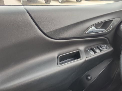 Used 2024 Chevrolet Equinox LT image 18