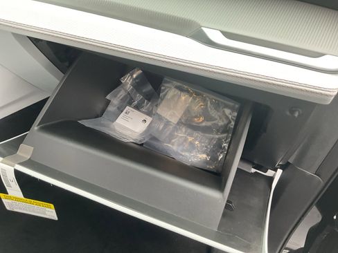 New 2026 Jeep Cherokee Limited image 17