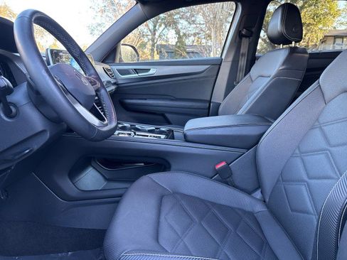 Used 2024 Volkswagen Atlas Cross Sport SE image 12