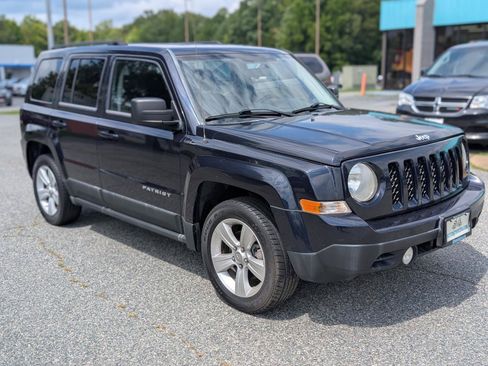 Used 2011 Jeep Patriot Latitude FWD image 10