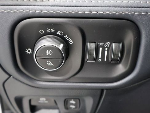 Used 2022 RAM 1500 Limited image 33