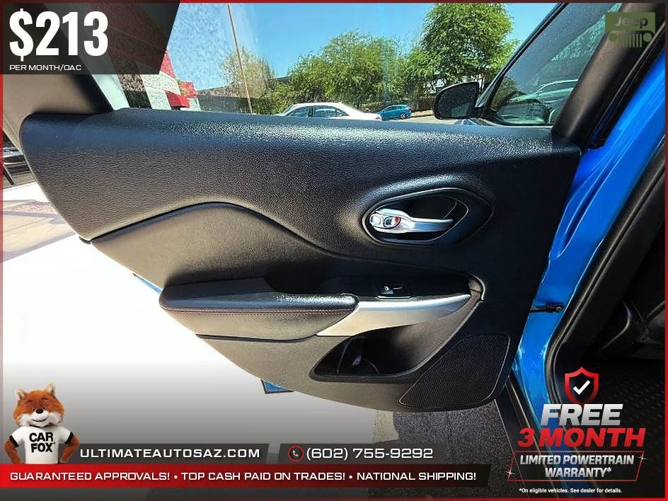 Used 2017 Jeep Cherokee Trailhawk w/ Comfort/Convenience Group AWD/4WD image 12