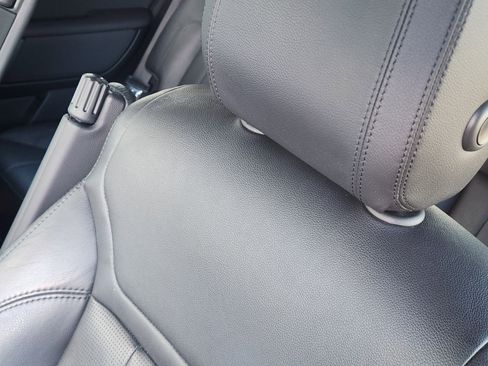 Used 2019 Land Rover Discovery SE image 14