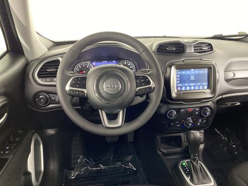 Used 2021 Jeep Renegade Latitude FWD image 35