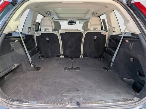 Used 2022 Volvo XC90 T6 Momentum w/ Climate Package image 6