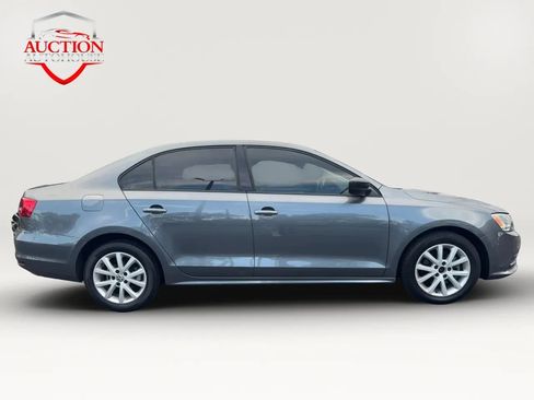 Used 2015 Volkswagen Jetta SE FWD image 4