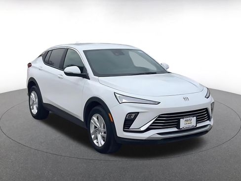 Used 2025 Buick Envista Preferred image 2