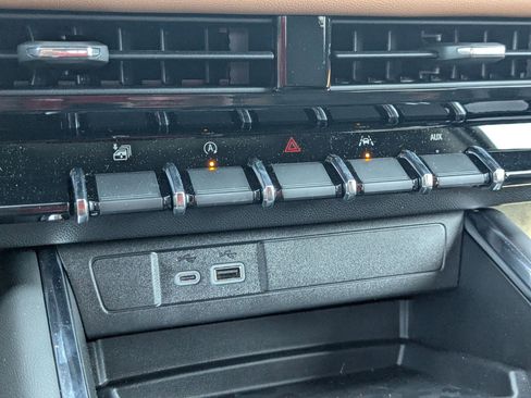 New 2025 GMC Canyon AT4 w/ Nightfall Edition image 19