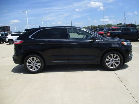 Used 2022 Ford Edge Titanium AWD/4WD image 7