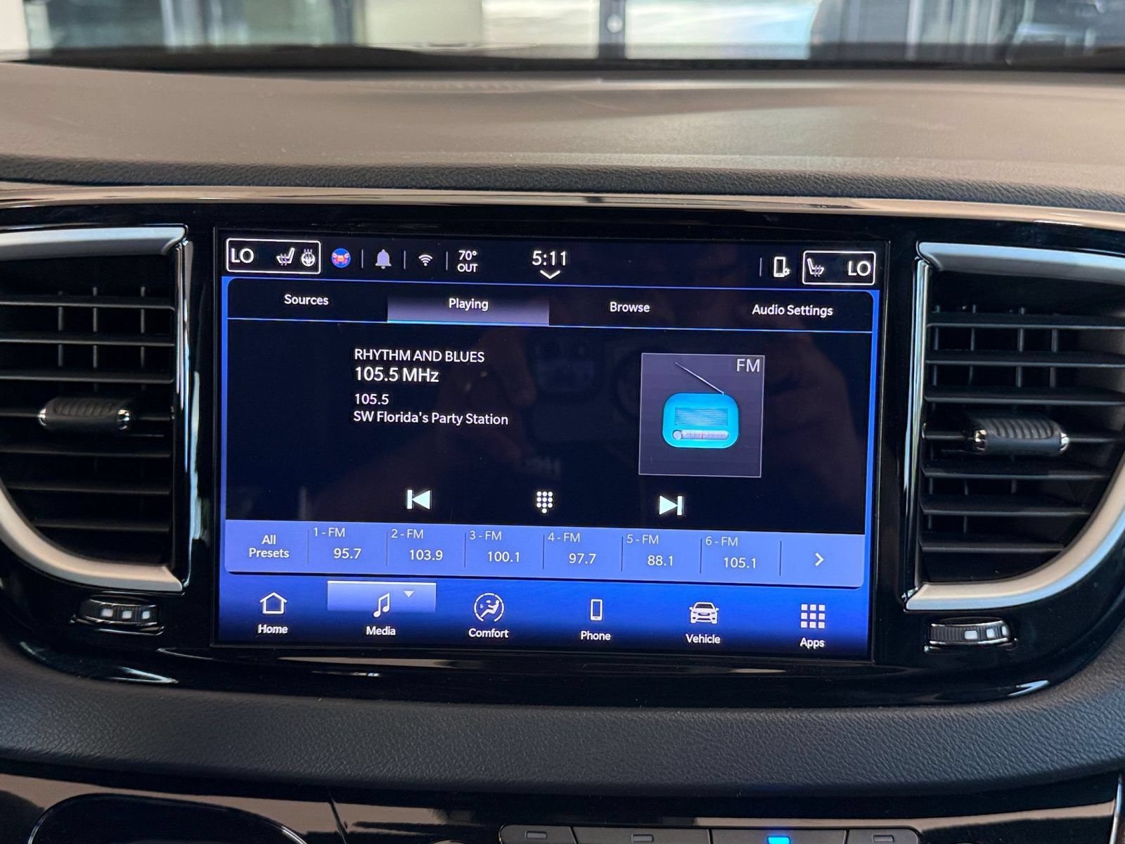 Used 2025 Chrysler Pacifica Select FWD image 19