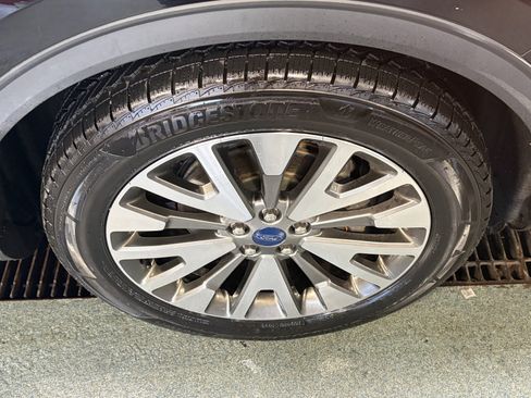 Used 2020 Ford Escape Titanium AWD/4WD image 26