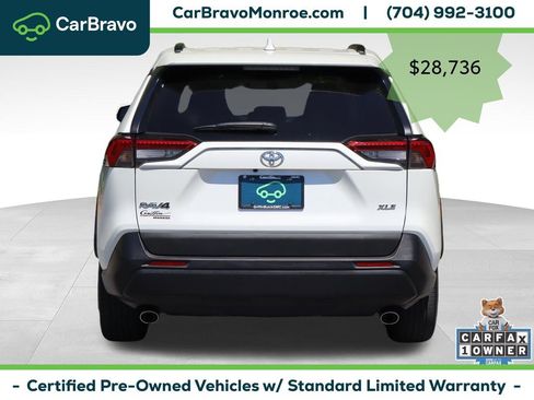 Used 2021 Toyota RAV4 XLE Premium FWD image 5