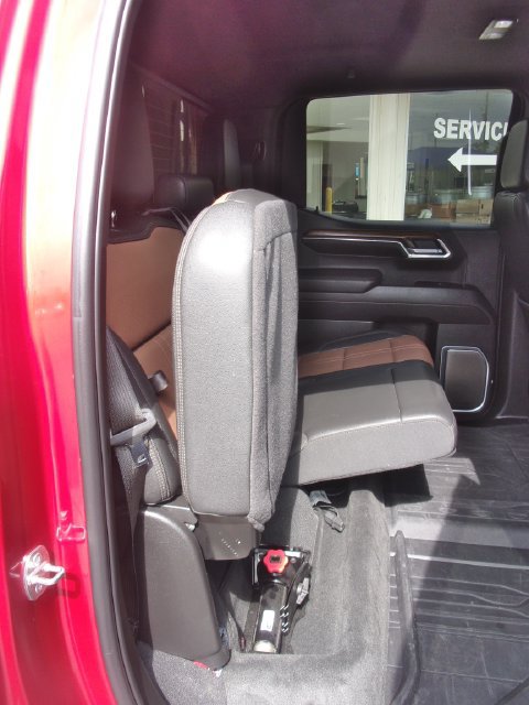 Used 2024 Chevrolet Silverado 1500 High Country w/ High Country Premium Package AWD/4WD image 39