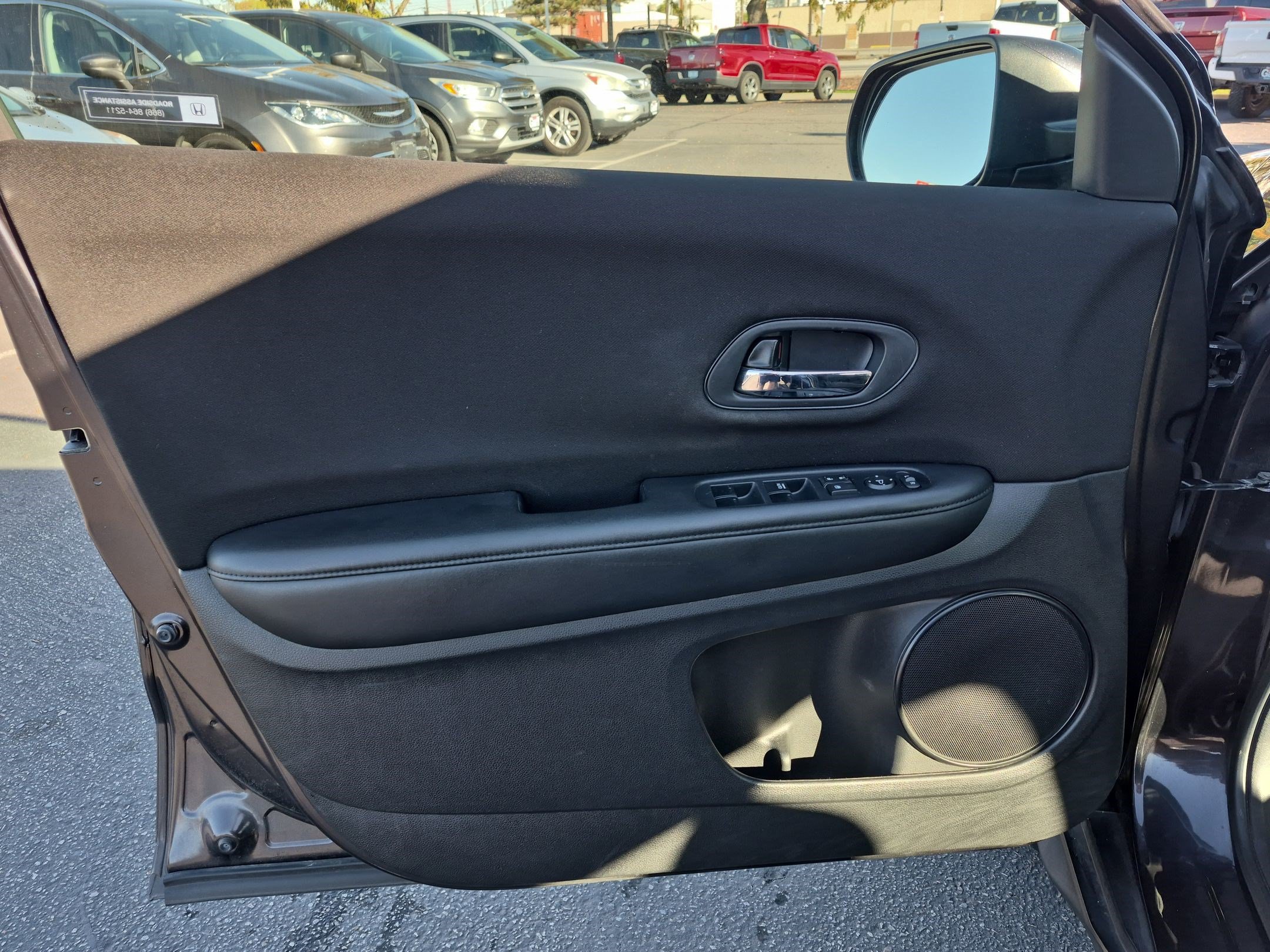 Used 2017 Honda HR-V LX image 14