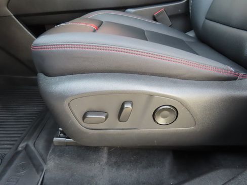 Certified 2026 Chevrolet Traverse RS w/ LPO, Floor Liner Package AWD/4WD image 8