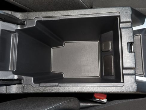 Used 2025 Chevrolet Blazer LT FWD image 25
