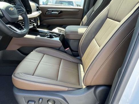 New 2026 Chevrolet Suburban High Country AWD/4WD image 12