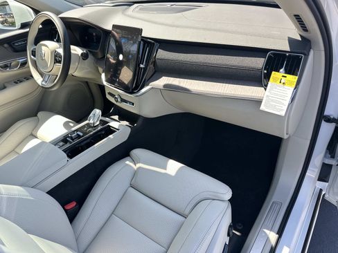 New 2026 Volvo XC90 T8 Ultra w/ Protection Package Premier image 22