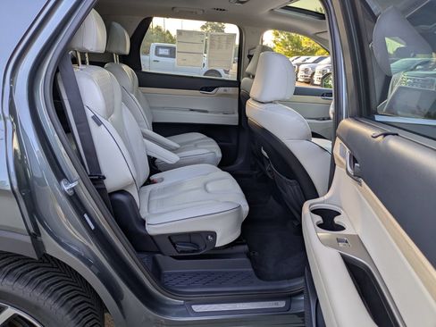Used 2023 Hyundai Palisade Limited AWD/4WD image 36