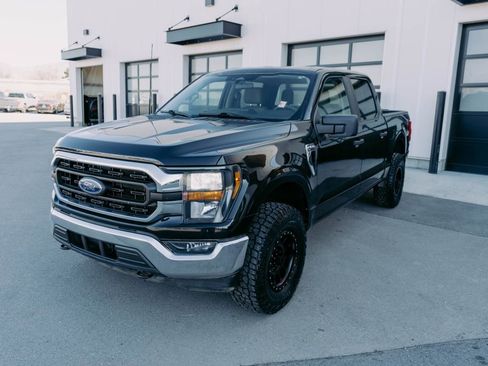 Used 2023 Ford F150 XLT w/ Trailer Tow Package image 3