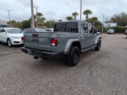 Used 2025 Jeep Gladiator Sport image 8