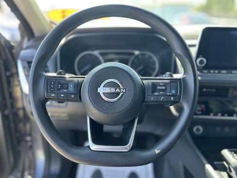 Used 2023 Nissan Rogue SV image 11