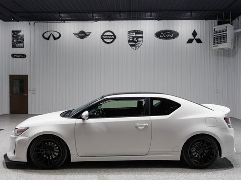 Used 2014 Scion tC image 3