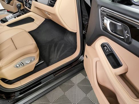 New 2026 Porsche Macan AWD/4WD image 26
