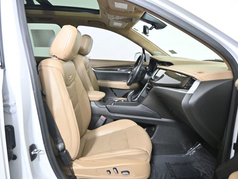 Used 2020 Cadillac XT6 Premium Luxury w/ Platinum Package AWD/4WD image 13