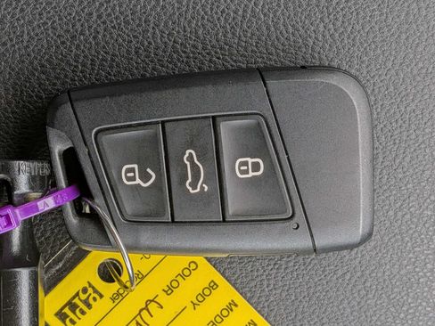Used 2025 Volkswagen Taos S FWD image 33
