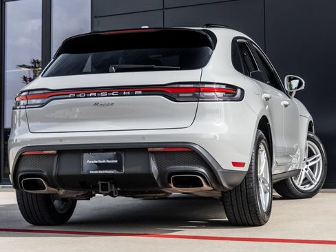 Certified 2025 Porsche Macan AWD/4WD image 11