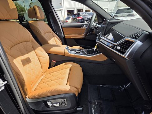New 2026 BMW X5 M60i image 17