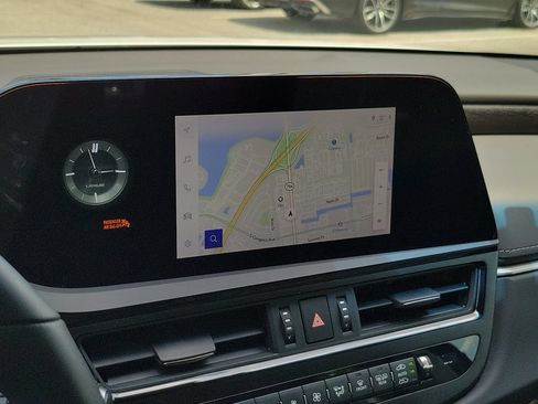 Used 2024 Lexus ES 350 w/ Premium Package FWD image 11